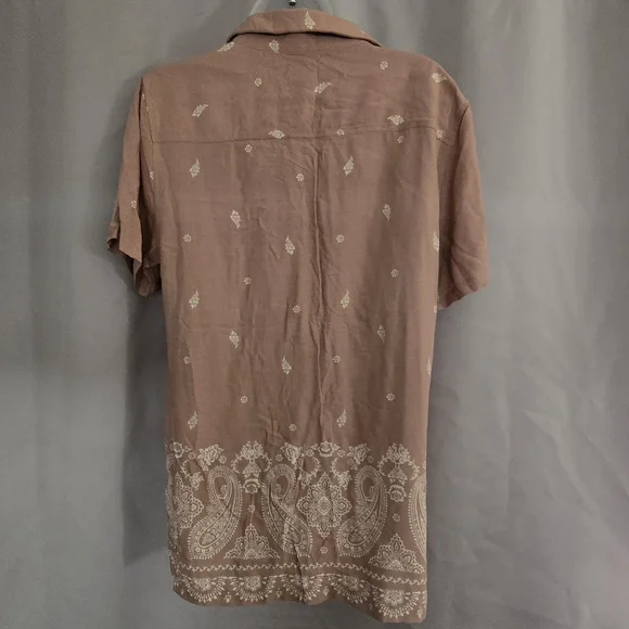 AND NOW THIS Bandana Print SS Shirt - Picture 4 of 7